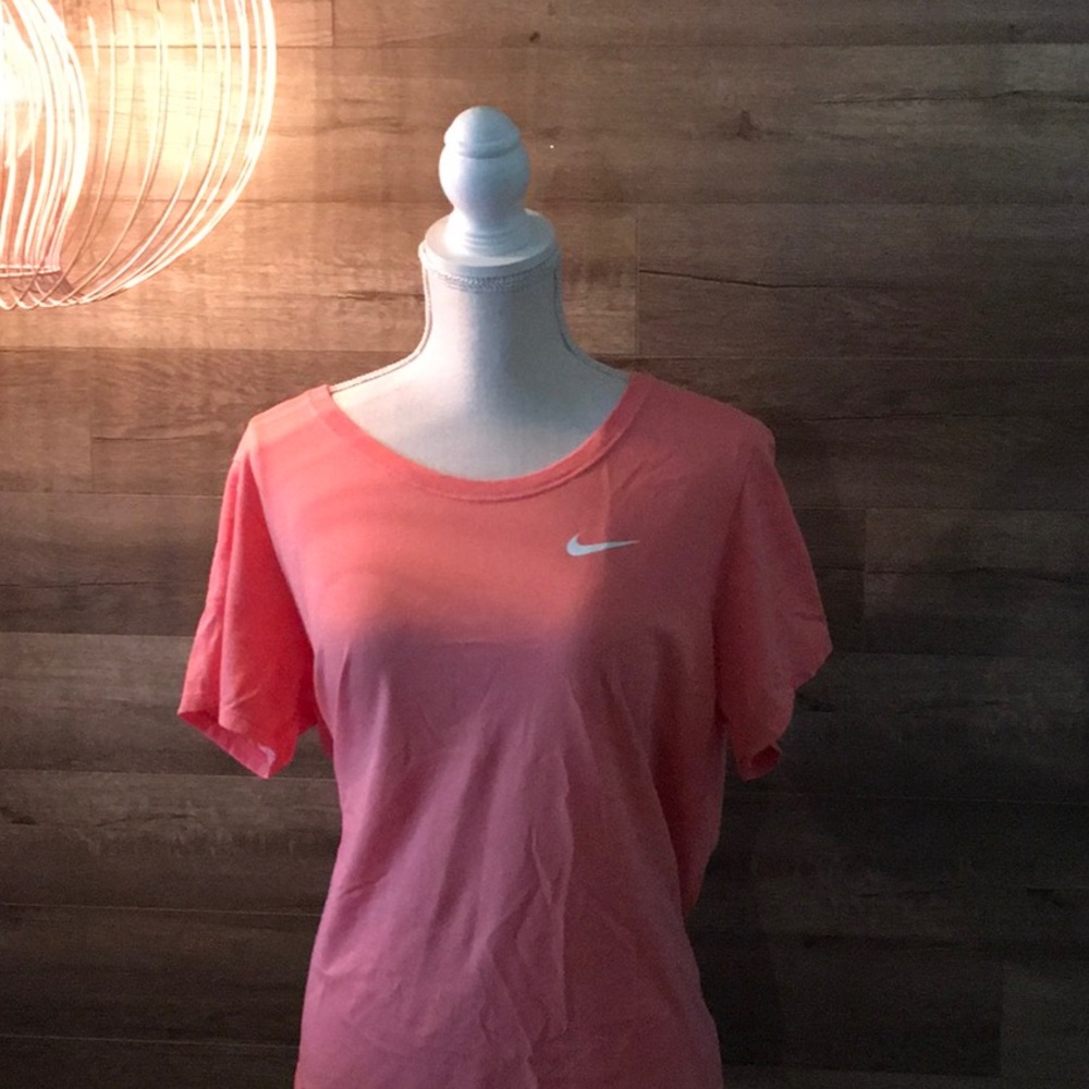 NIKE TEE Dry-Fit